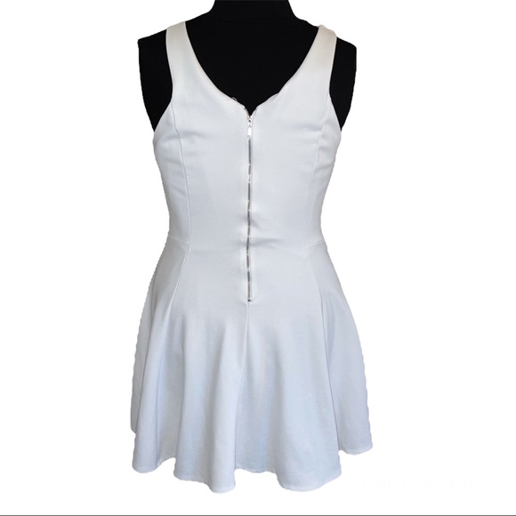 Dex Sleeveless White Dress V-Neck Medium - Picture 3 of 8